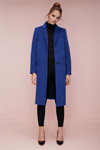 Lookbook de Dorothy Perkins AW17 (looks: abrigo azul, bollo, zapatos de tacón negros)