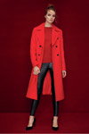 Lookbook Dorothy Perkins AW17 (ubrania i obraz: palto czerwone, półbuty czarne)