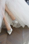 Кампания свадебной обуви Dune (наряды и образы: белые лодочки)