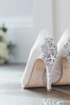 Dune wedding shoe campaign (looks: white pumps)
