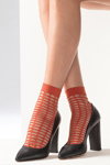 Лукбук Filifolli FW18/19 (наряды и образы: коралловые носки в сетку, чёрные туфли)