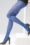 Лукбук Filifolli FW18/19 (наряды и образы: голубые колготки в ромбик, чёрные туфли)