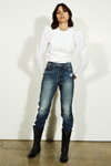 Лукбук FRAME FW18 (наряды и образы: белая блуза, синие джинсы)