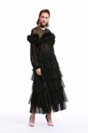 Лукбук Miss Sixty SS18 (наряды и образы: чёрное вечернее платье, розовые туфли)