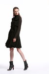 Лукбук Miss Sixty SS18 (наряды и образы: чёрное платье, чёрные полусапоги)