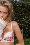 Passionata SS18 lingerie campaign (looks: white bra)
