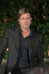Brad Pitt. Breitling Summit (looks: black men's suit, black shirt)