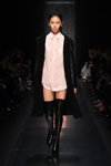 Pokaz Ermanno Scervino — Milan Fashion Week FW19/20 (ubrania i obraz: kożuch czarny, buty czarne)