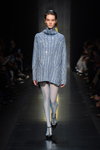 Показ Ermanno Scervino — Milan Fashion Week FW19/20 (наряды и образы: голубые колготки, чёрные туфли)
