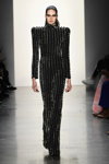 Modenschau von HAKAN AKKAYA — New York Fashion Week AW19/20 (Looks: schwarzer Jumpsuit)