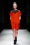 Показ Natālija Jansone — Riga Fashion Week AW19/20 (наряди й образи: червона сукня)
