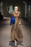 Alina Panuta. Modenschau von LAKE studio — Ukrainian Fashion Week FW19/20 (Looks: hautfarbenes Kleid)