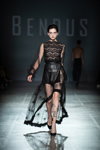 Maryja Schewtschenko. Modenschau von BENDUS — Ukrainian Fashion Week SS20 (Looks: schwarzes Kleid)