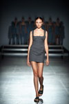 Modenschau von GASANOVA — Ukrainian Fashion Week SS20 (Looks: schwarzes Kleid)