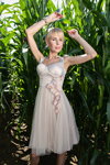 Фотосессия Go Princess — Wow Show (наряды и образы: белое коктейльное платье, блонд (цвет волос))