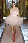 Kendall Jenner. Giambattista Valli x H&M show (looks: pinkcocktail dress)