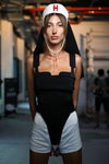 Pokaz Hakan Yıldırım — Mercedes-Benz Fashion Week Istanbul SS2021 (ubrania i obraz: body czarne)