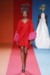 Pokaz Ágatha Ruiz de la Prada — MBFW Madrid FW20/21 (ubrania i obraz: sukienka czerwona)