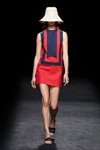 Pokaz Devota & Lomba — MBFW Madrid SS2021 (ubrania i obraz: sukienka mini czerwona)
