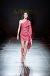 Pokaz A/RAISE — Ukrainian Fashion Week FW20/21 (ubrania i obraz: suknia koktajlowa w kolorze fuksji mini)