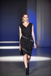 Modenschau von JULIYA KROS — Ukrainian Fashion Week NoSS (Looks: schwarzes Kleid)