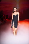 Pokaz Lallier — Ukrainian Fashion Week NoSS (ubrania i obraz: sukienka mini czarna)