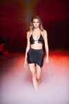Pokaz Lallier — Ukrainian Fashion Week NoSS (ubrania i obraz: spódnica mini czarna)