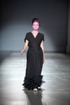 Pokaz RYBALKO — Ukrainian Fashion Week NoSS (ubrania i obraz: suknia wieczorowa czarna)