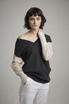 Lookbook Celtic & Co AW 20/21 (ubrania i obraz: spodnie białe, pulower czarny)