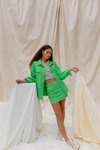 Кампанія LeGer by Lena Gercke x ABOUT YOU SS 2020 (наряди й образи: зелена джинсова куртка, зелена джинсова спідниця міні)