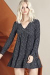 Lookbook Miss Selfridge SS 2020 (ubrania i obraz: sukienka mini czarna, blond (kolor włosów))
