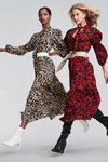 Kampagne von River Island SS 2020 (Looks: Kleid mit Leopard Druck, weiße Stiefeletten, rotes Kleid mit Blumendruck, schwarze Stiefel)