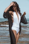 Kampania Sauipe Swim 2020. Laguna Beach (ubrania i obraz: jednoczęściowy strój kapielowy biały)