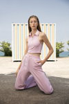 Free Your Soul. SBNM campaign (looks: pink sport trousers, pink crop top)