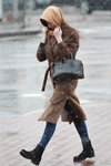 Minsk street fashion. 02/2020 (looks: brown coat, black bag, blue jeans)