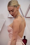 Ванесса Кирби. Церемония открытия — Оскар 2021 (наряды и образы: розовое вечернее платье)