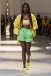 Показ Remain — Copenhagen Fashion Week Digital Runway SS22 (наряды и образы: зеленые шорты, желтое бандо)