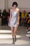 Показ Remain — Copenhagen Fashion Week Digital Runway SS22 (наряды и образы: серебряное коктейльное платье мини, серые полусапоги)