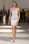 Показ Remain — Copenhagen Fashion Week Digital Runway SS22 (наряды и образы: белое платье мини, серебряные босоножки)