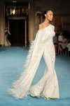 Pokaz Christian Siriano — New York Fashion Week SS22 (ubrania i obraz: suknia wieczorowa biała)