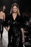 Constance Jablonski. Messika by Kate Moss show — Paris Fashion Week (Women) ss22