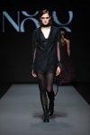 Показ NÓLÓ — Riga Fashion Week SS2022 (наряды и образы: чёрные колготки)
