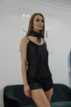 Prezentacja Saint Key — Riga Fashion Week SS2022 (ubrania i obraz: top na ramiączkach czarny)