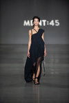 Desfile de MDNT:45 — Ukrainian Fashion Week noseason sept 2021 (looks: vestido negro)
