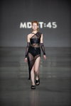 Modenschau von MDNT:45 — Ukrainian Fashion Week noseason sept 2021 (Looks: schwarzes Cocktailkleid)
