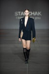 Desfile de STARCHAK — Ukrainian Fashion Week noseason sept 2021 (looks: calcetines largos negros, botas negras)