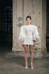 Презентация Cihan Nacar — Ukrainian Fashion Week No Season 2021 (наряды и образы: белое коктейльное платье)