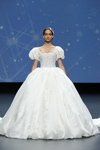 Показ Amelia Casablanca — VBBFW 2020 (наряди й образи: біла весільна сукня)