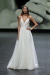 Pokaz Bellantuono — VBBFW 2020 (ubrania i obraz: suknia ślubna biała)
