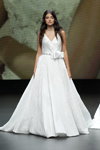Pokaz Bellantuono — VBBFW 2020 (ubrania i obraz: suknia ślubna biała)
